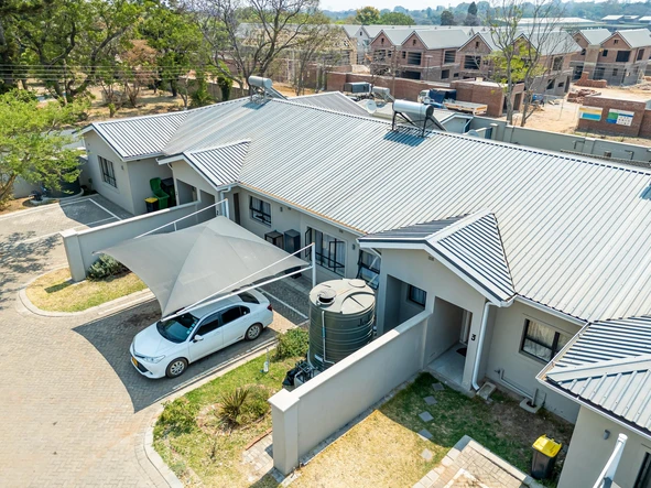 3 Bedroom Flat & Apartment