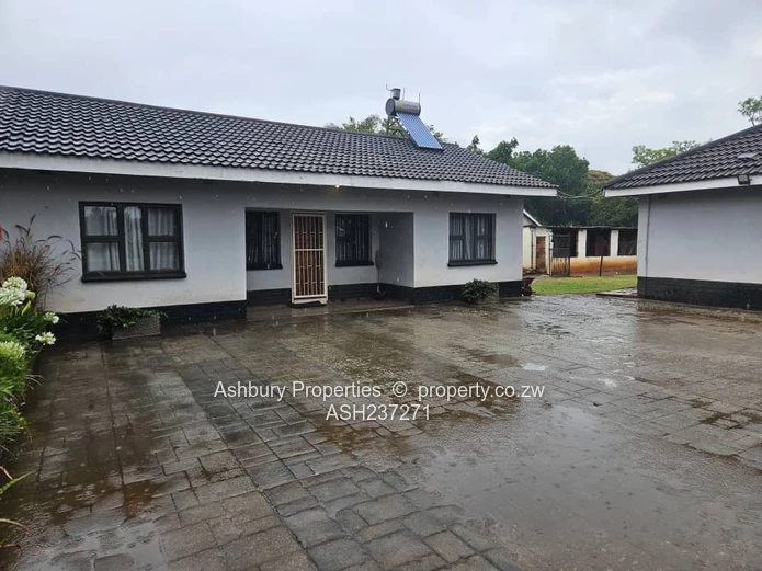 A well loved family home in Old Marlborough  (Sole Mandate)