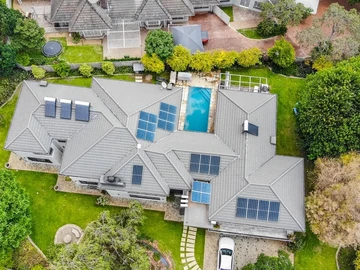 10 Bedroom House