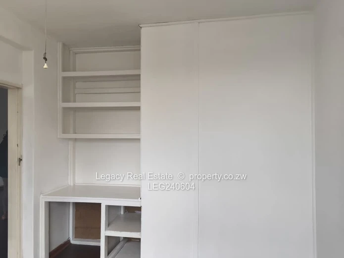 Contemporary 3 Bedroom Flat With Lounge And Kitchen – Northern Heights