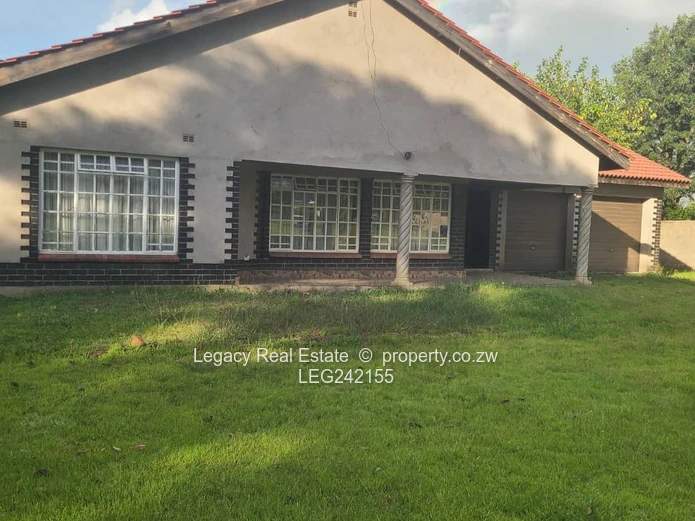 Beautiful Marlborough Family Home with Borehole & Solar Power