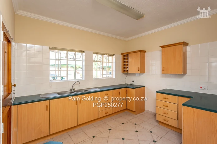 Townhouse For Rent In Belgravia