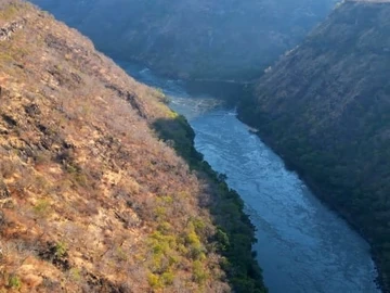 Commercial & Industrial Land