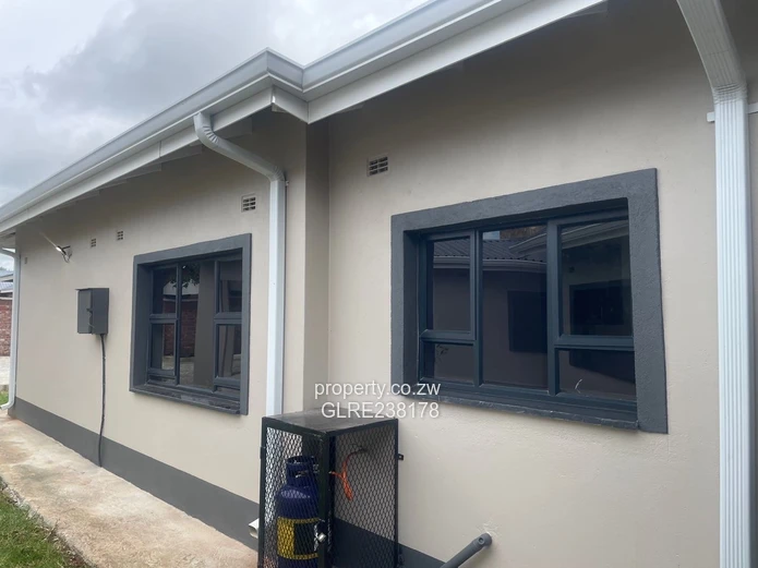 HEIG PARK,MABELREIGN Neat n spacious luxurious newly builty 3beds self-contained CLUSTER  To Let 