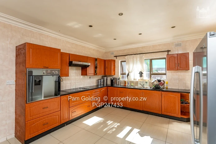4 Bedroom House for Sale in Borrowdale Brooke (Sole Mandate)