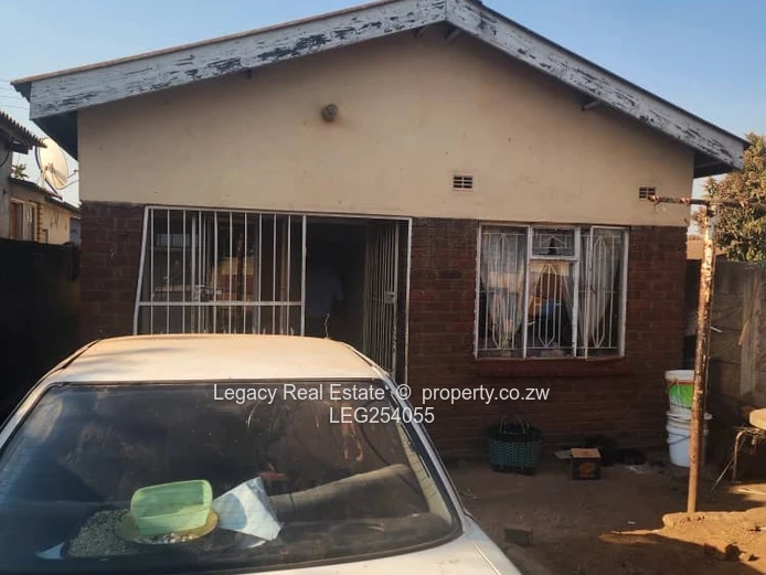 3-Bed Fixer on Main Road, Kuwadzana - Walled Yard (Sole Mandate)