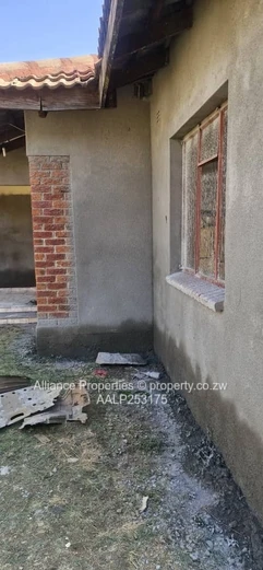 2-Bed Retreat: Tiled Veranda & Garden in Lenana Park
