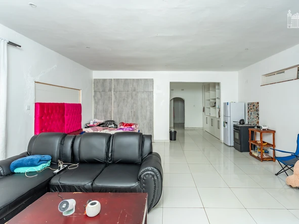 10 Bedroom House