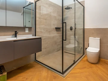 3 Bedroom Flat & Apartment