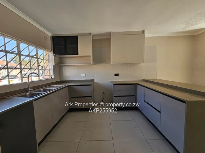 Cluster to Rent in Prospect, Waterfalls