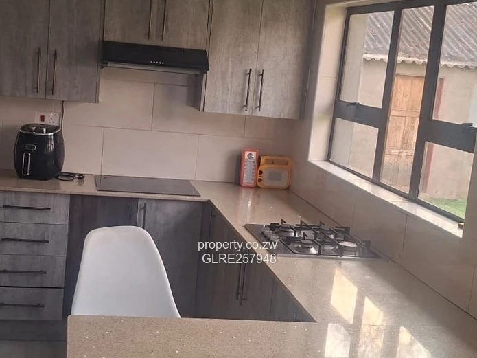 Spacious 5-Bed Home in Marlborough – Large Garden & Borehole