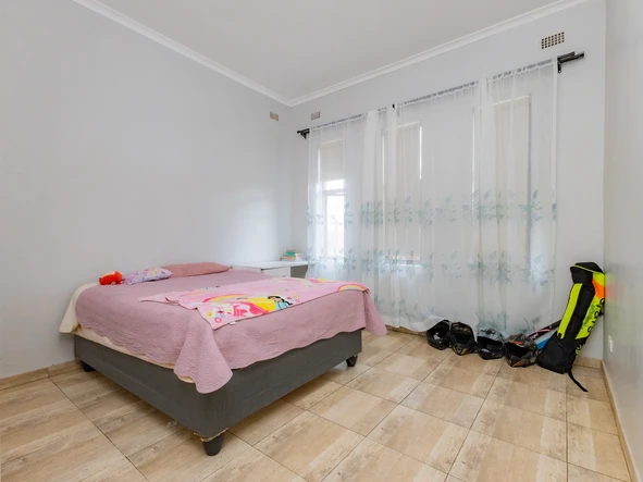 4 Bedroom Garden Flat