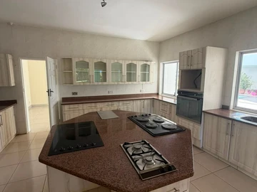 6 Bedroom House