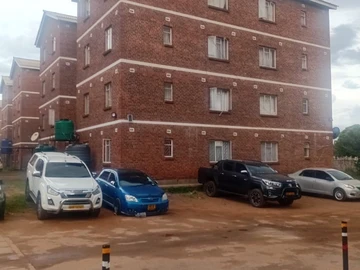 2 Bedroom Flat & Apartment