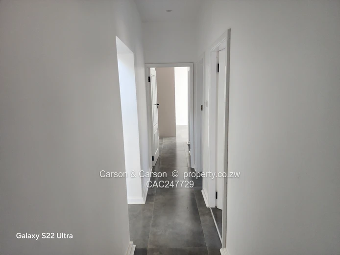 Modern 3-Bed, 2-Bath Garden Flat with Borehole – Borrowdale