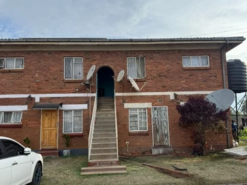 2 Bedroom Flat & Apartment