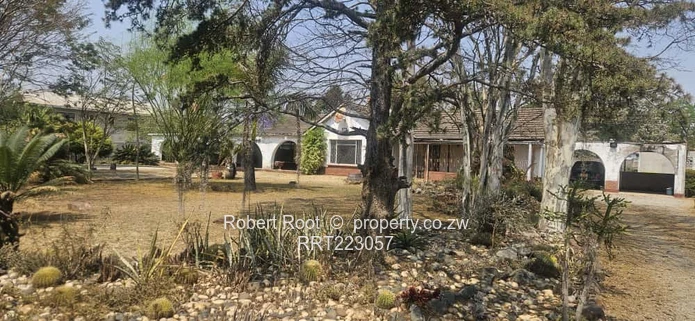 Spacious Family Home with Great Potential (Sole Mandate)