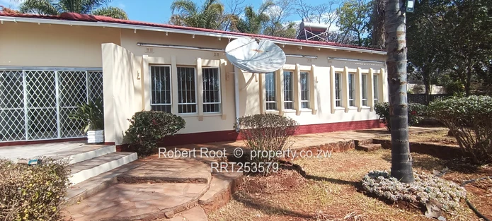 4 bed family home in Greystone Park