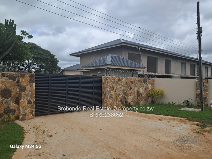 Ashdown Park Incomplete Garden flats for sale!