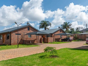 10 Unit Townhouse Complex