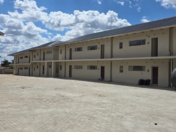 2 Bedroom Flat & Apartment