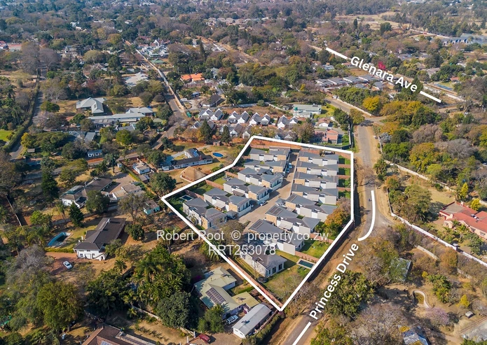 NEWLANDS - EXCEPTIONAL TOWNHOUSE (with Pool)