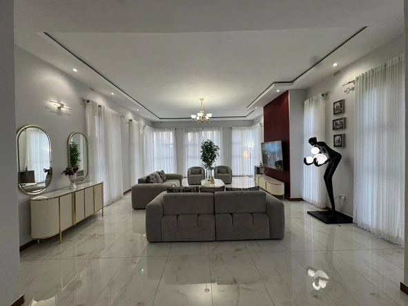 5 Bedroom House