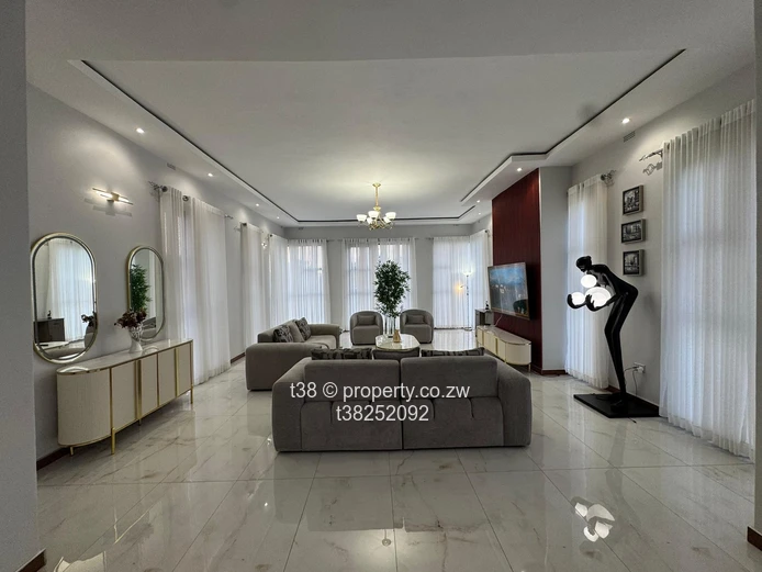 Luxury 5-Bed Umwinsidale: Pool, Terrace, Walk-in Closet & Borehole