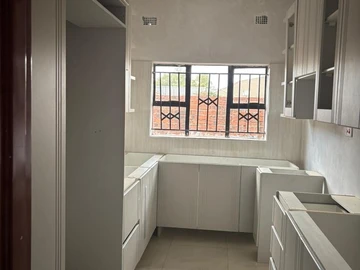 3 Bedroom Flat & Apartment