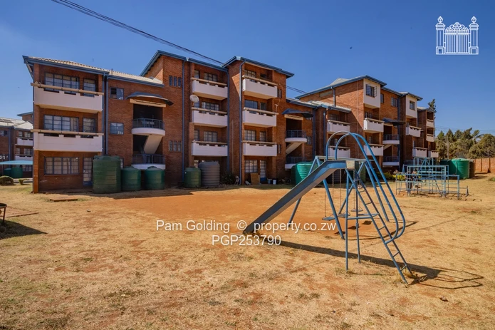 A Lovely 2 Bed Apartment In Marlborough Heights (Sole Mandate)