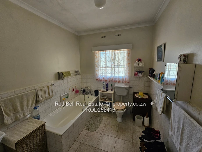 Neat 3 bedroom corner property