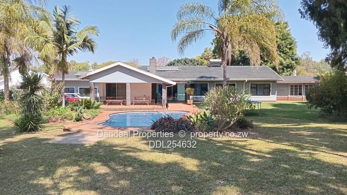 Borrowdale 4-Bed: Modern Kitchen, Pool & Borehole