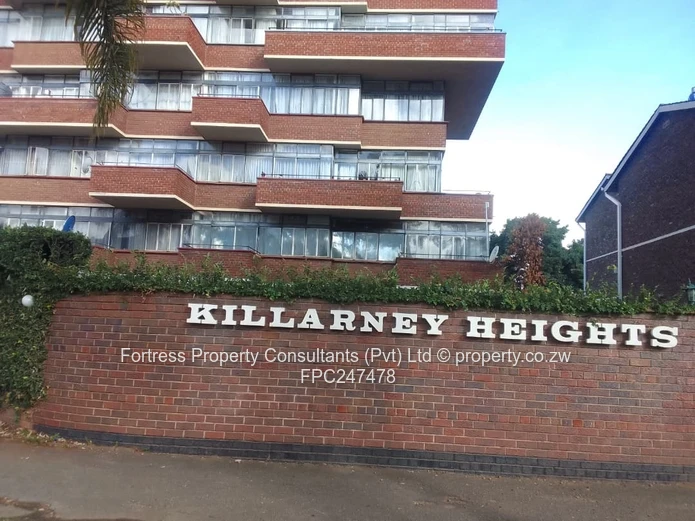 Sunlit 2-Bed Avenues Flat with Balcony & Borehole