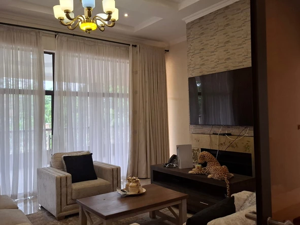6 Bedroom House