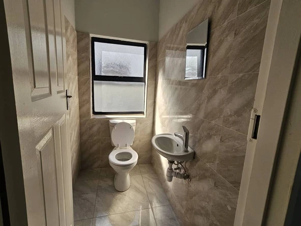 3 Bedroom Flat & Apartment