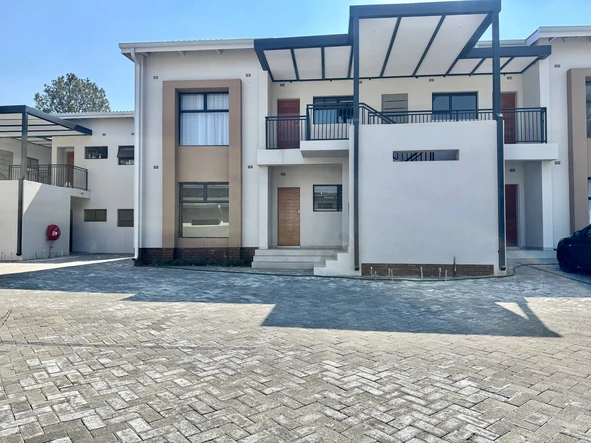 3 Bedroom Flat & Apartment