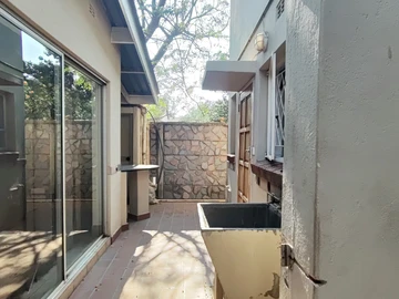 3 Bedroom Flat & Apartment