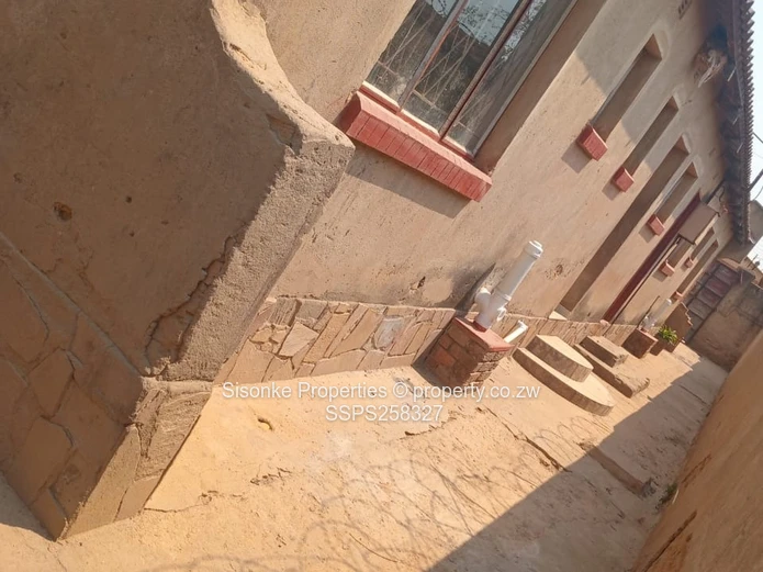 4 Bedroomed House For Sale In Chinhoyi 