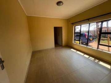 3 Bedroom Flat & Apartment