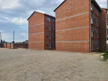 2 Bedroom Flat & Apartment