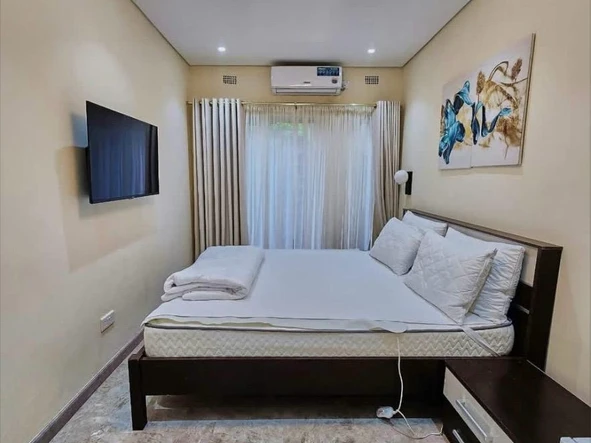 4 Bedroom Flat & Apartment