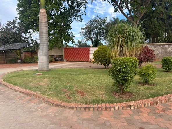3 Bedroom Flat & Apartment