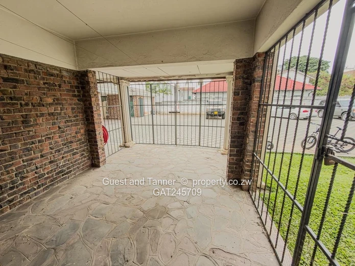 Upper Avenues - Duplex For Sale