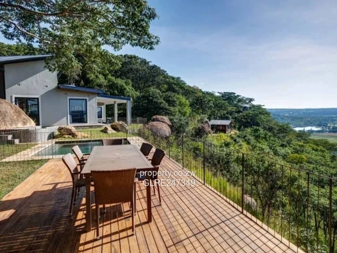 Greendale 4-Bed Home on 4 Acres — Pool, Borehole & Views