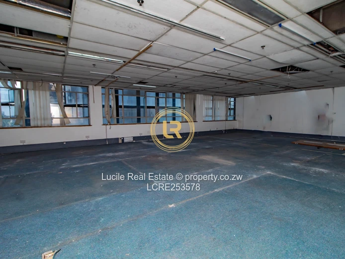 Commercial Space To Let – Karigamombe Building
