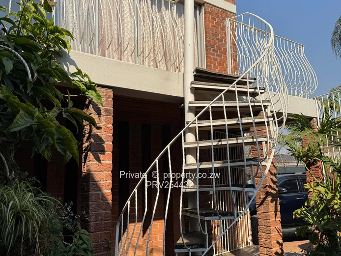 One bedroom cozey flat gunhill (Sole Mandate)