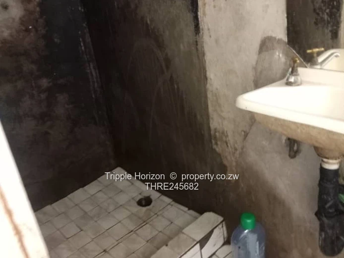 Kuwadzana Extension house, Secure Gate