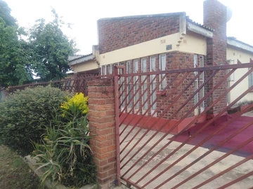 Zengeza 3 Corner Stand House 