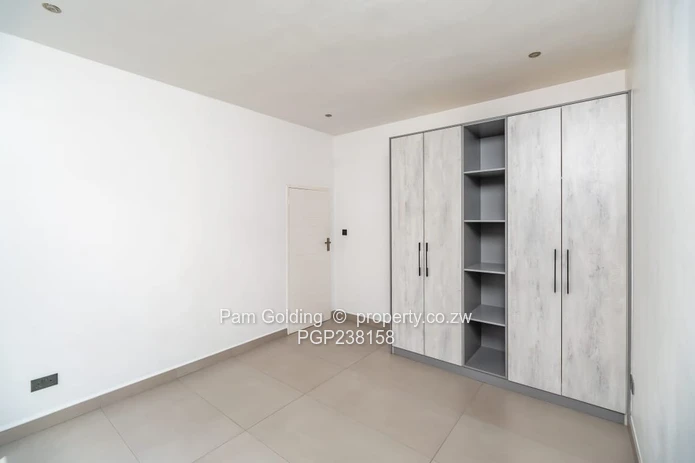 Modern Living in Secure Complex (Sole Mandate)