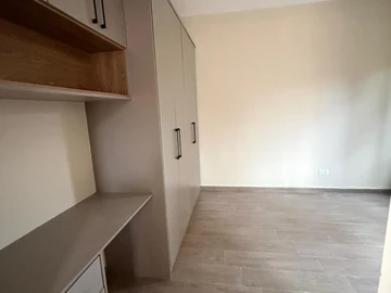 4 Bedroom Flat & Apartment